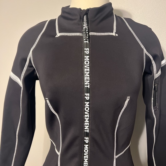 Free people movement powder vixen catsuit
Size medium - Picture 5 of 6